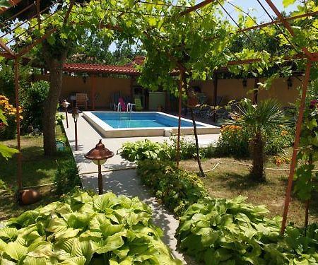 Guest House Yavorov Chernomorets Esterno foto