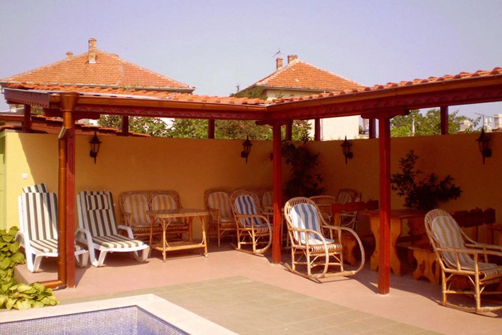 Guest House Yavorov Chernomorets Esterno foto